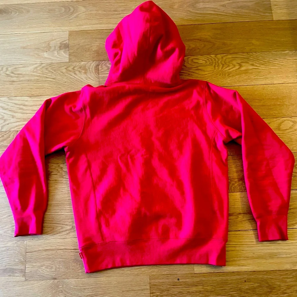 Supreme Hoodie Limited Edition 🔥 100% Authentic ✨ - Picture 2 of 5